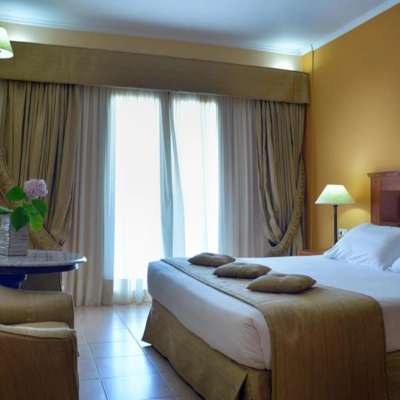 Ariti Grand Hotel photo