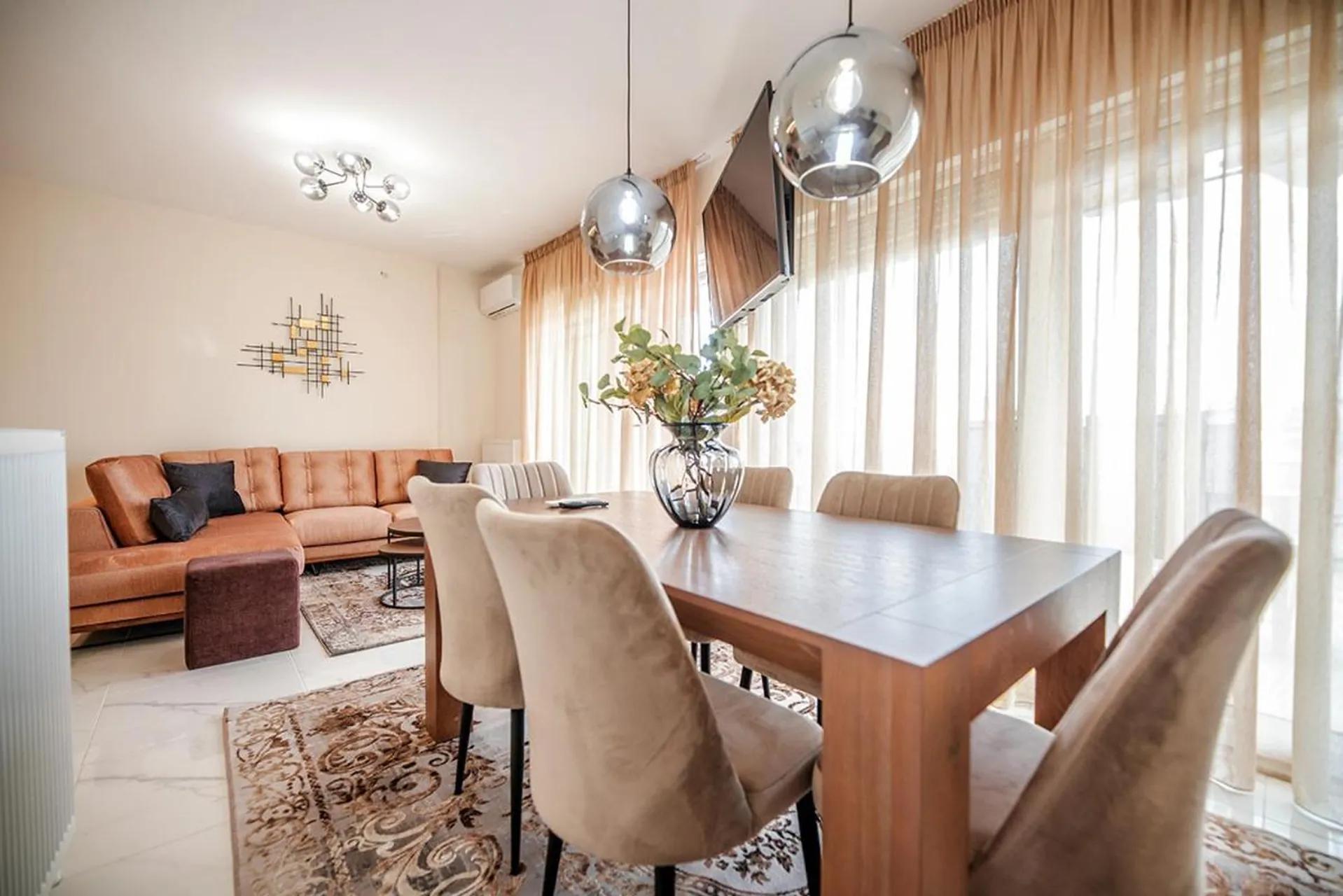 Central Luxury Apartment photo