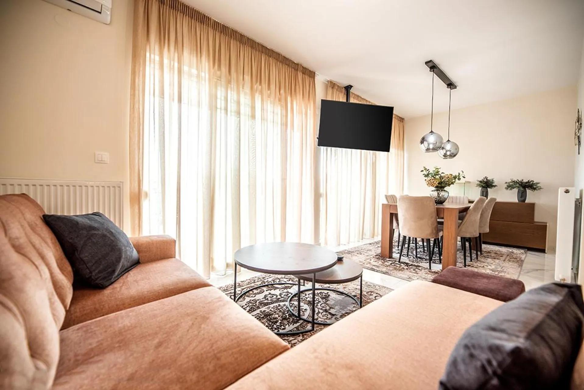 Central Luxury Apartment photo