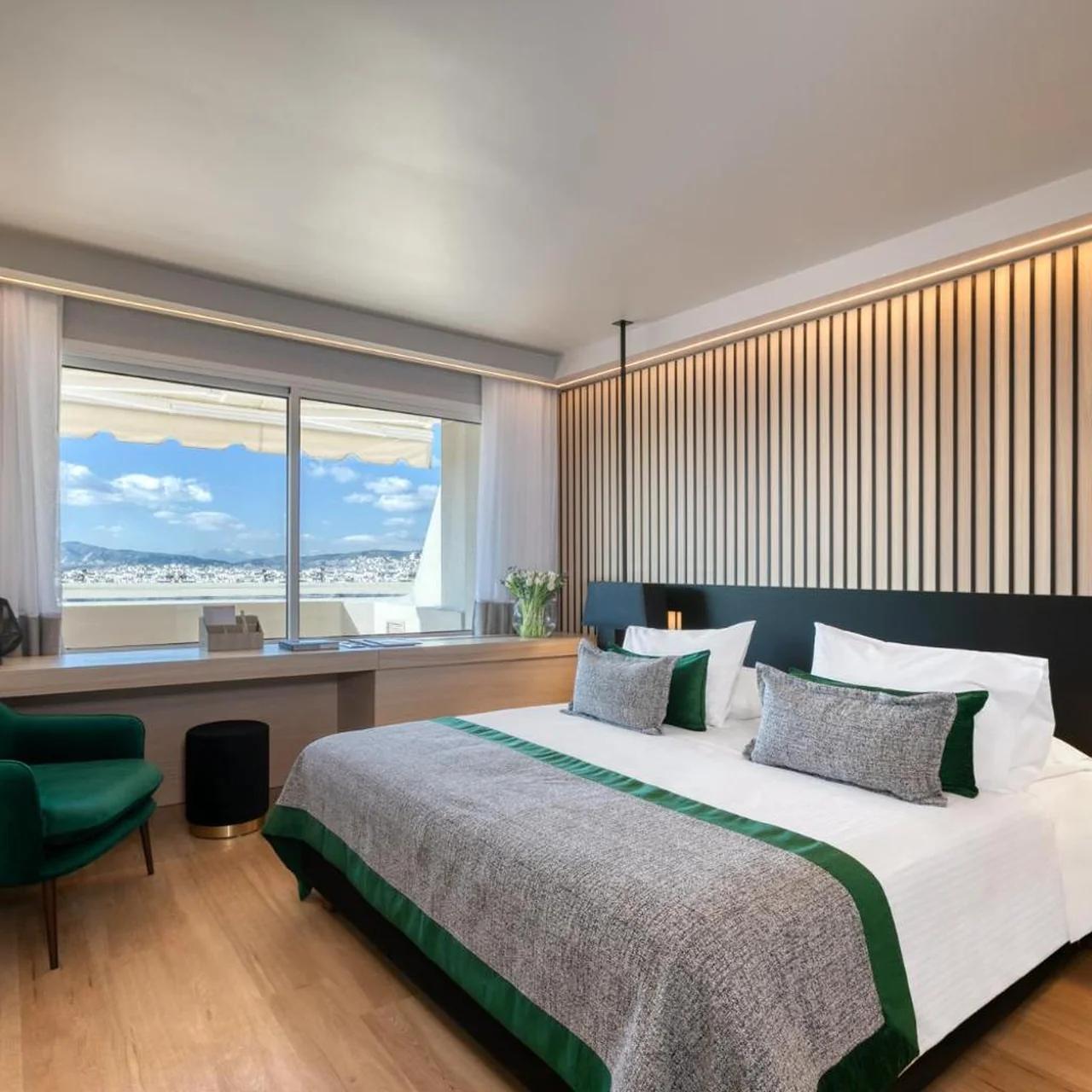 Divani Caravel photo