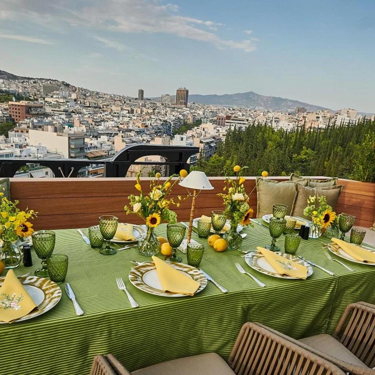 Divani Caravel photo