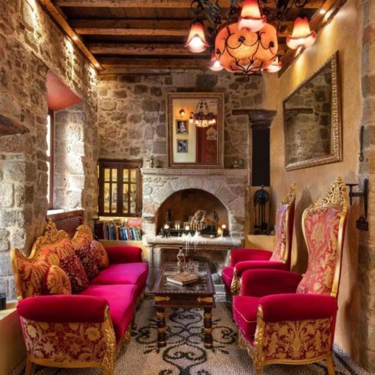 Nikos Takis Boutique Fashion hotel