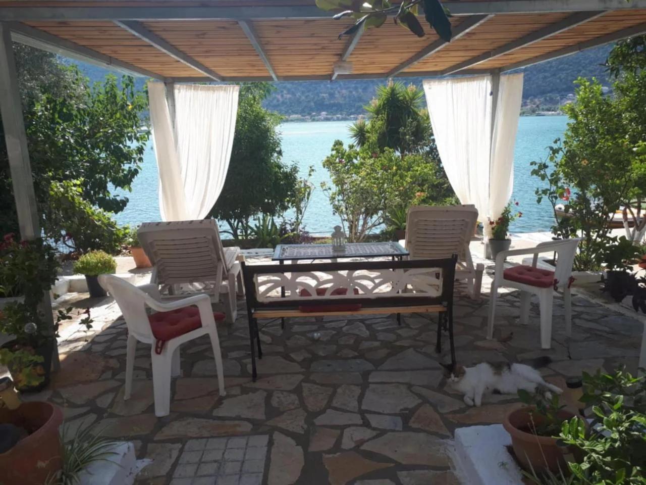 Geni Bay foto