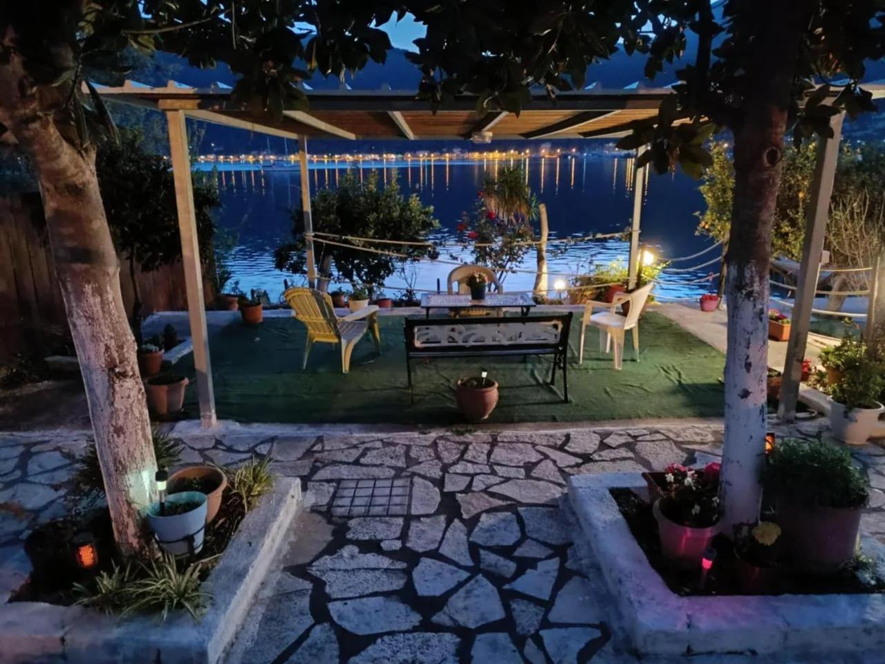 Geni Bay foto