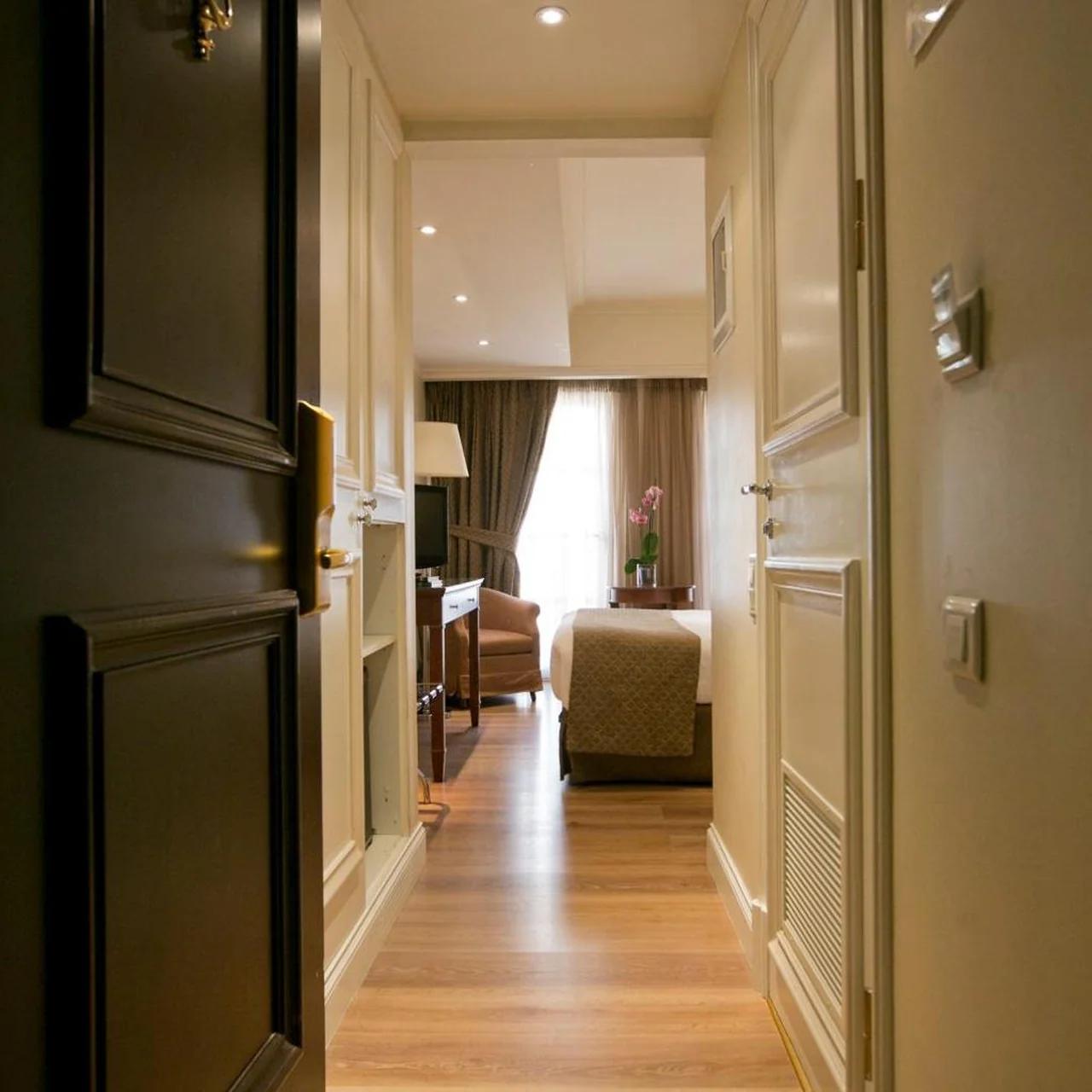 Hera Hotel photo