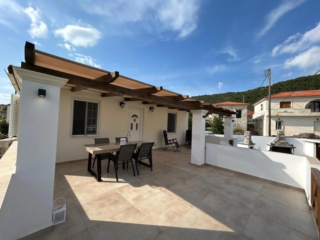 Kouzoulis House photo