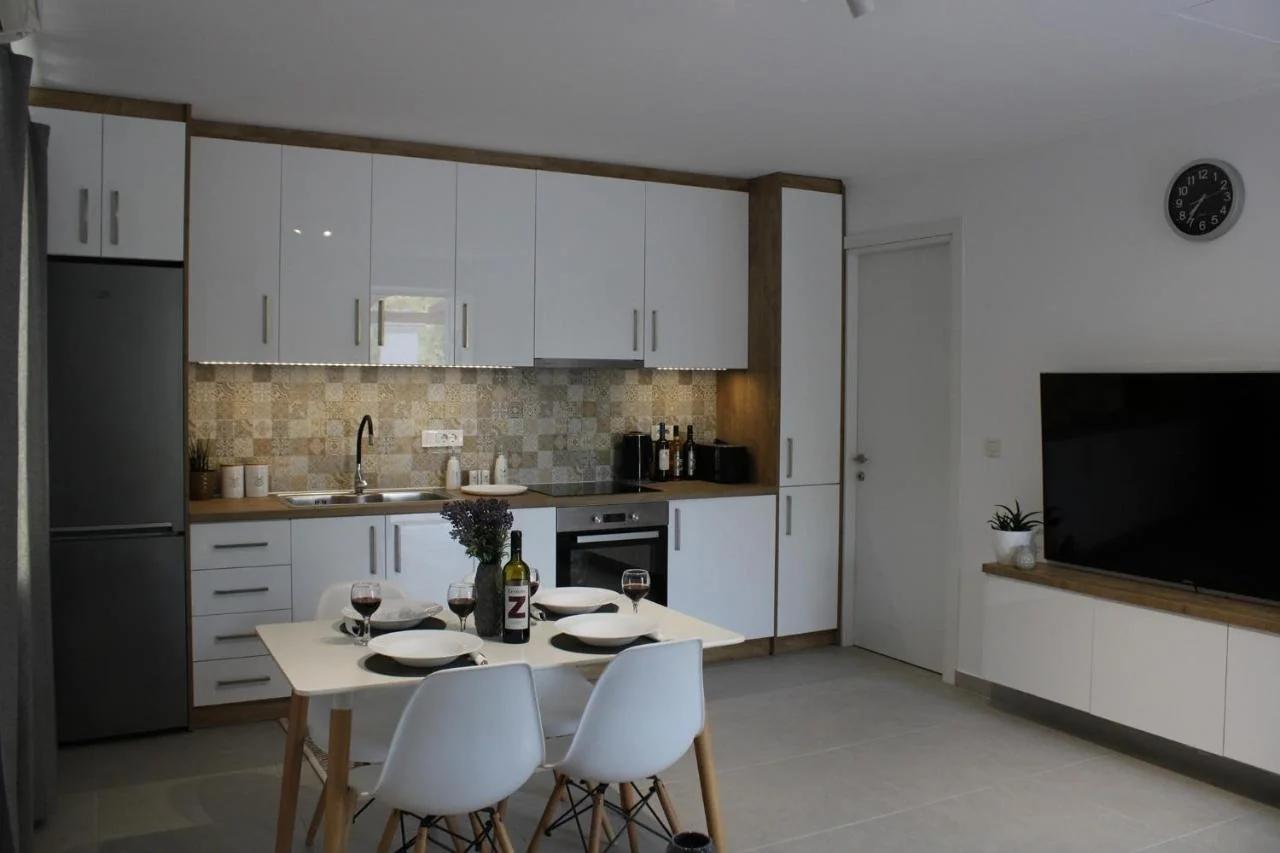 Kouzoulis House photo