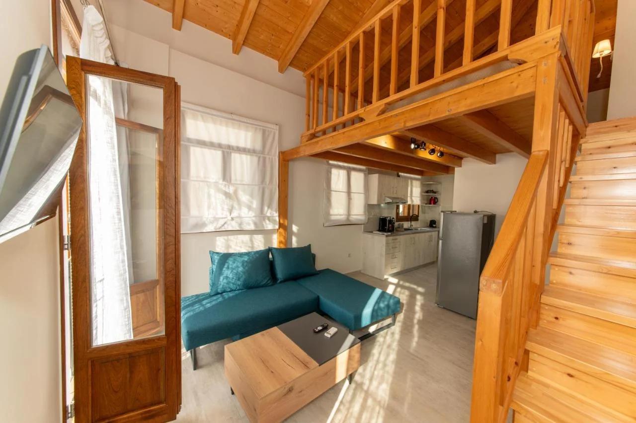 Mirabilis Suites
