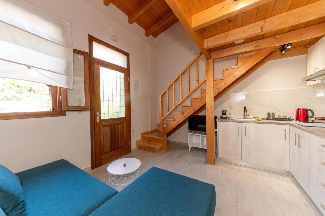 Mirabilis Suites photo