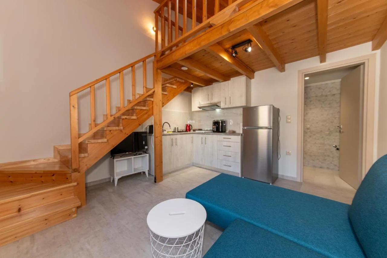 Mirabilis Suites photo