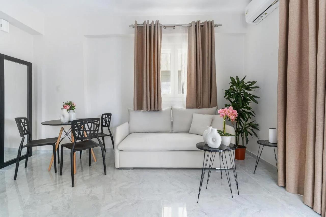 Miralis Apartments