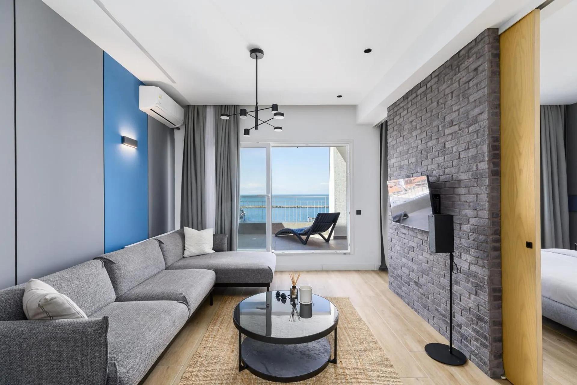 Oddity Seafront Penthouse Apartments