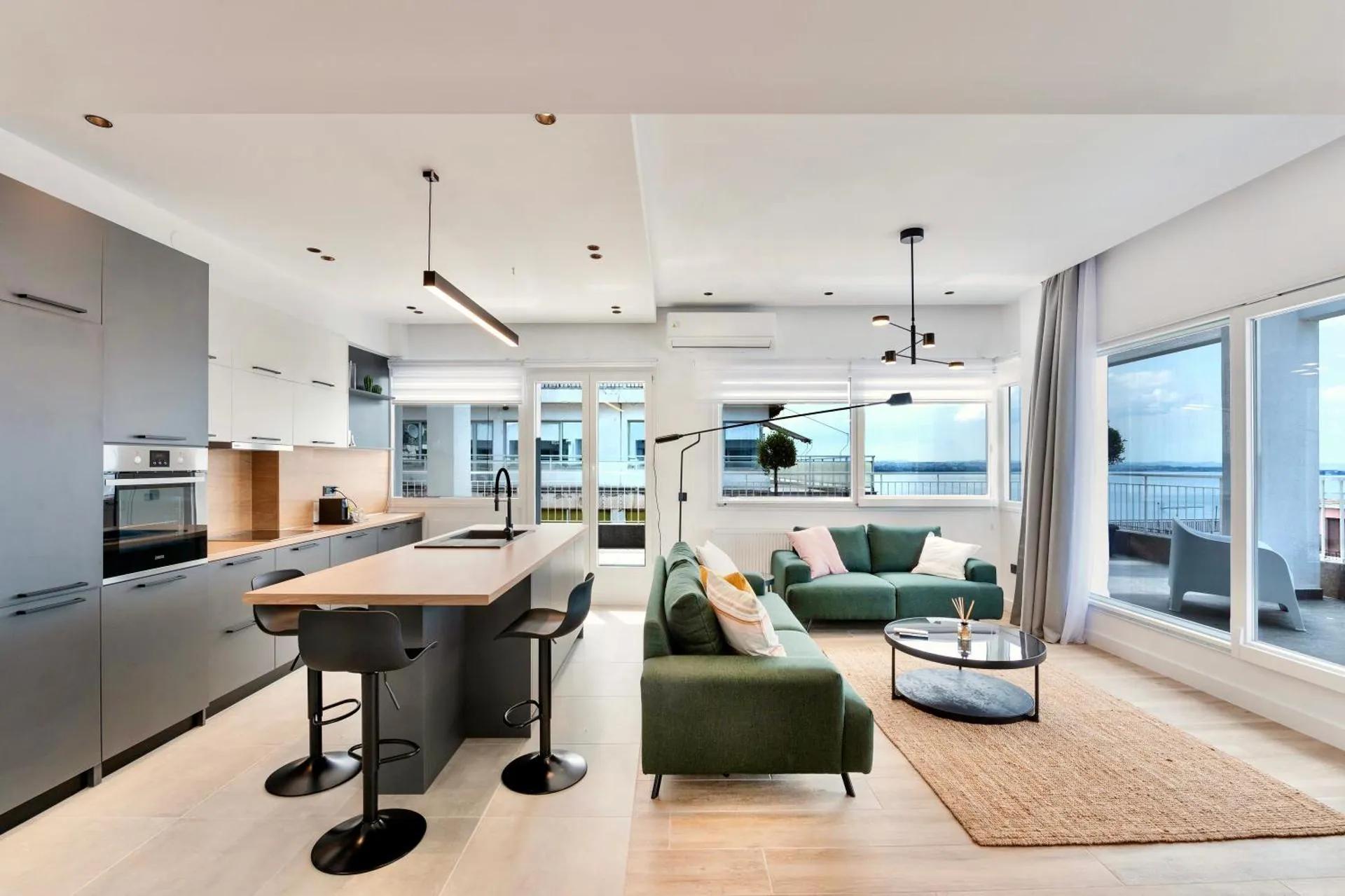 Oddity Seafront Penthouse Apartments photo