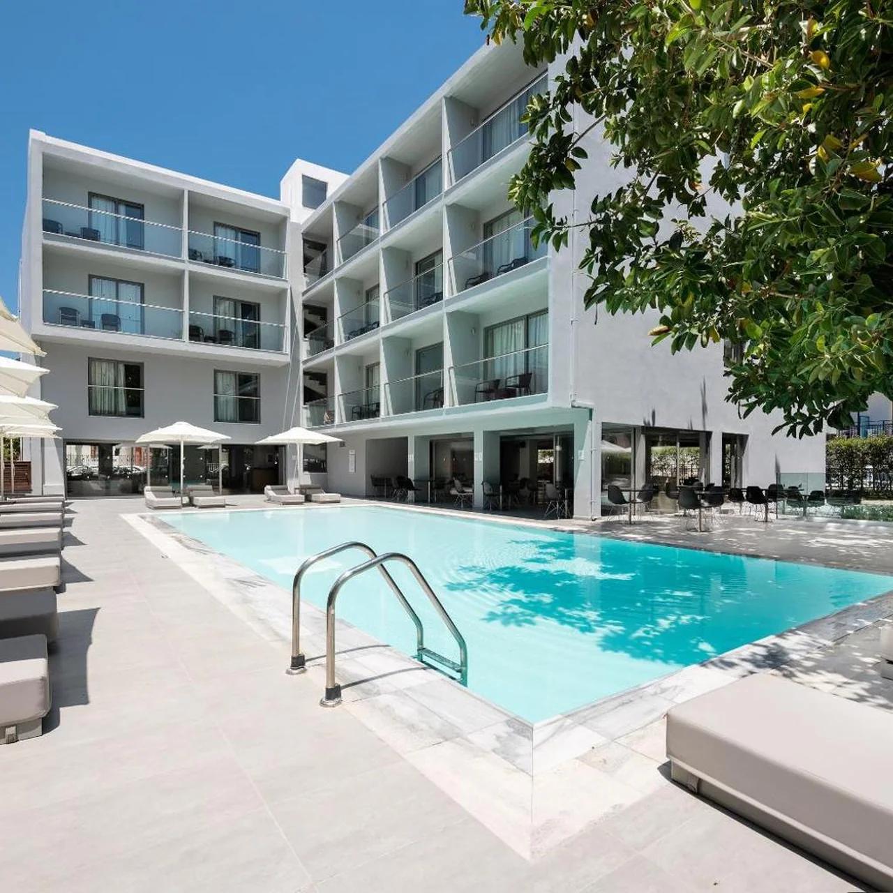 Oktober Downtown Boutique Hotel photo