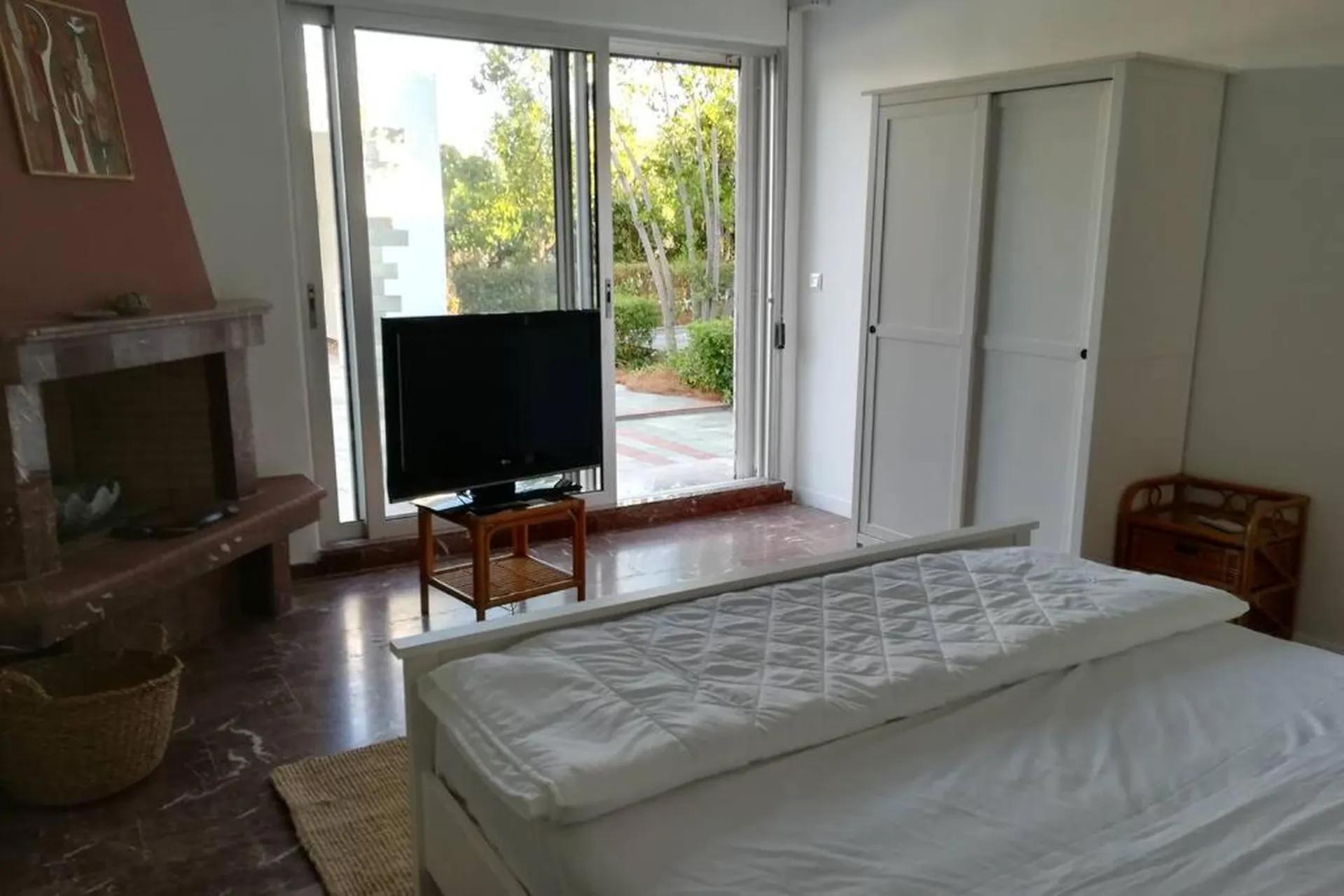 Pine tree beachfront villa foto