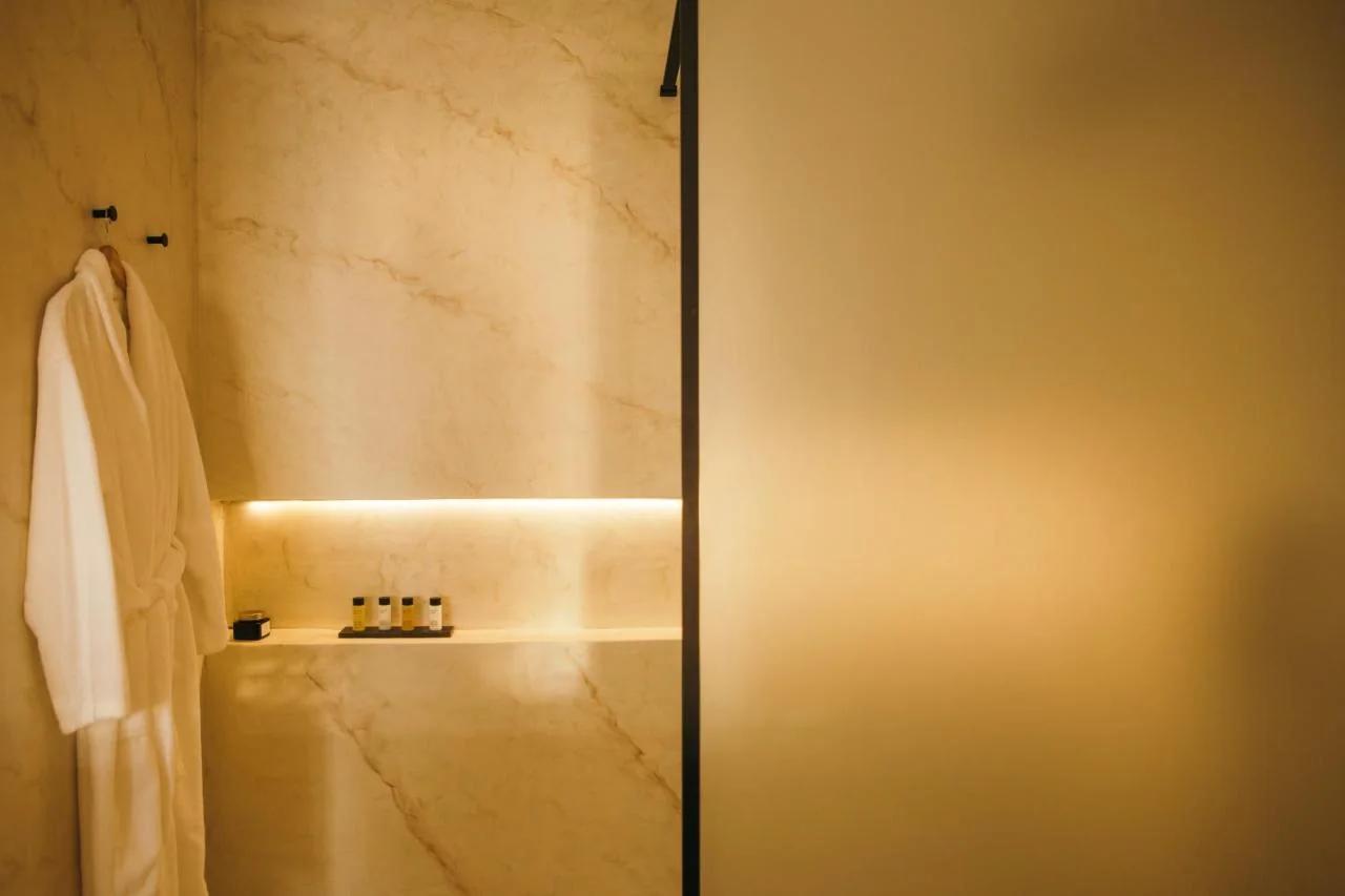 Pnoe Luxury Suites photo