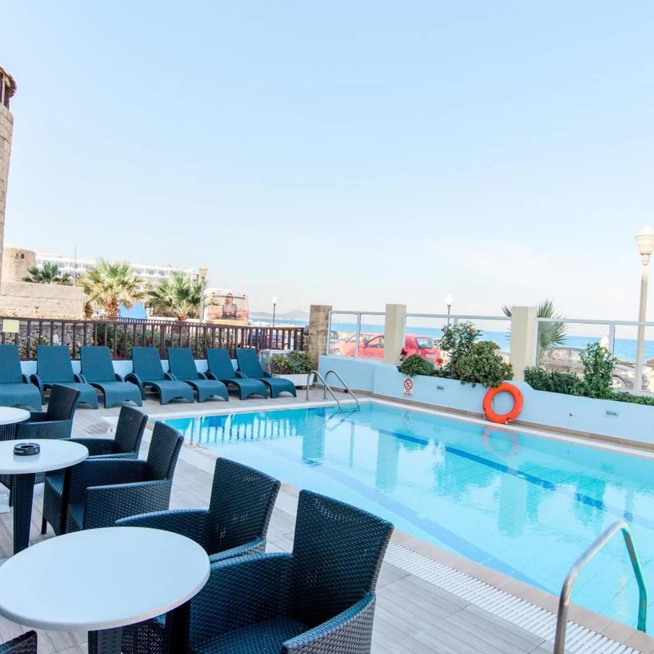Hotel Riviera photo