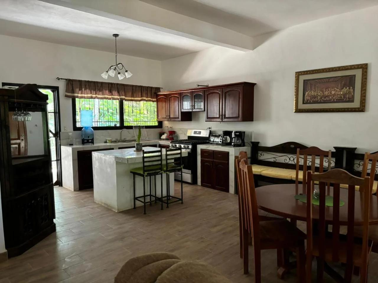 Casa cerca del aeropuerto Peten photo