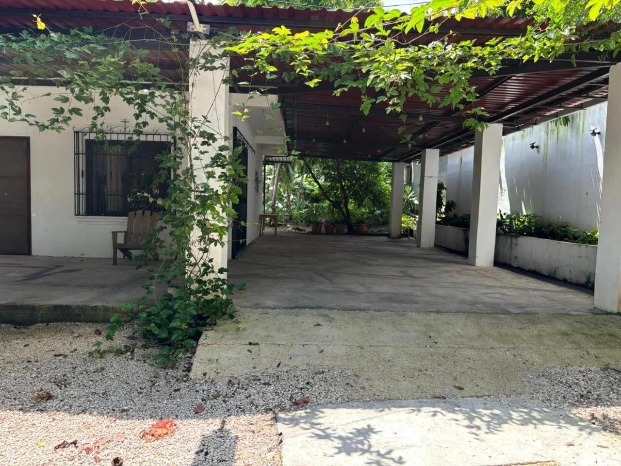 Casa cerca del aeropuerto Peten photo