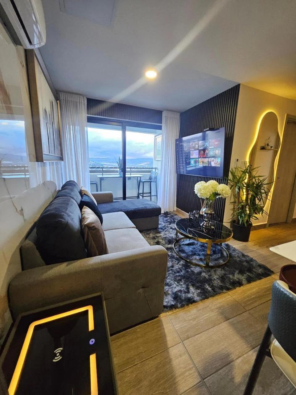 Executive Apartment Level 22 with Luxury View photo