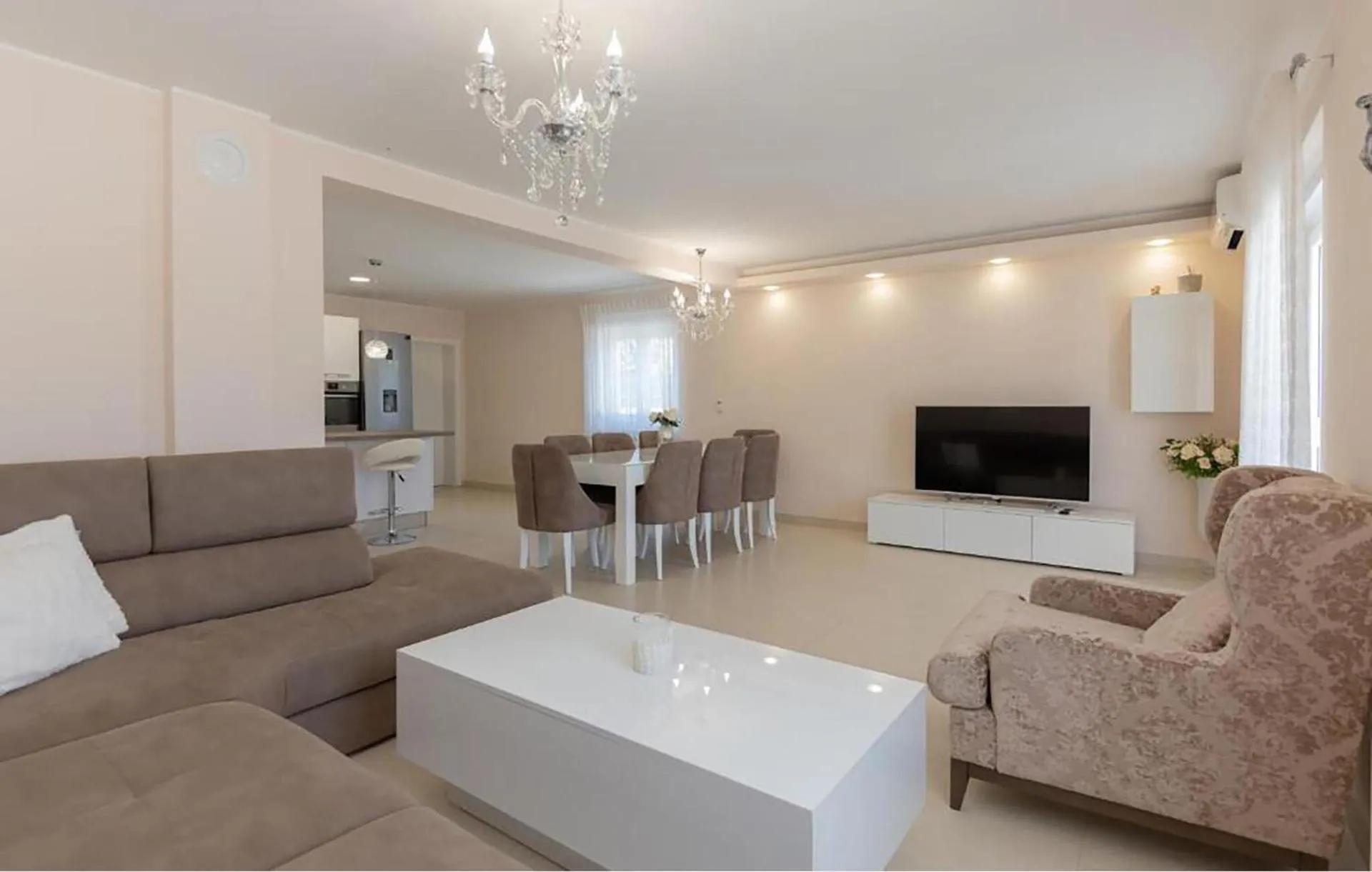 Amazing Home In Hrscevani photo