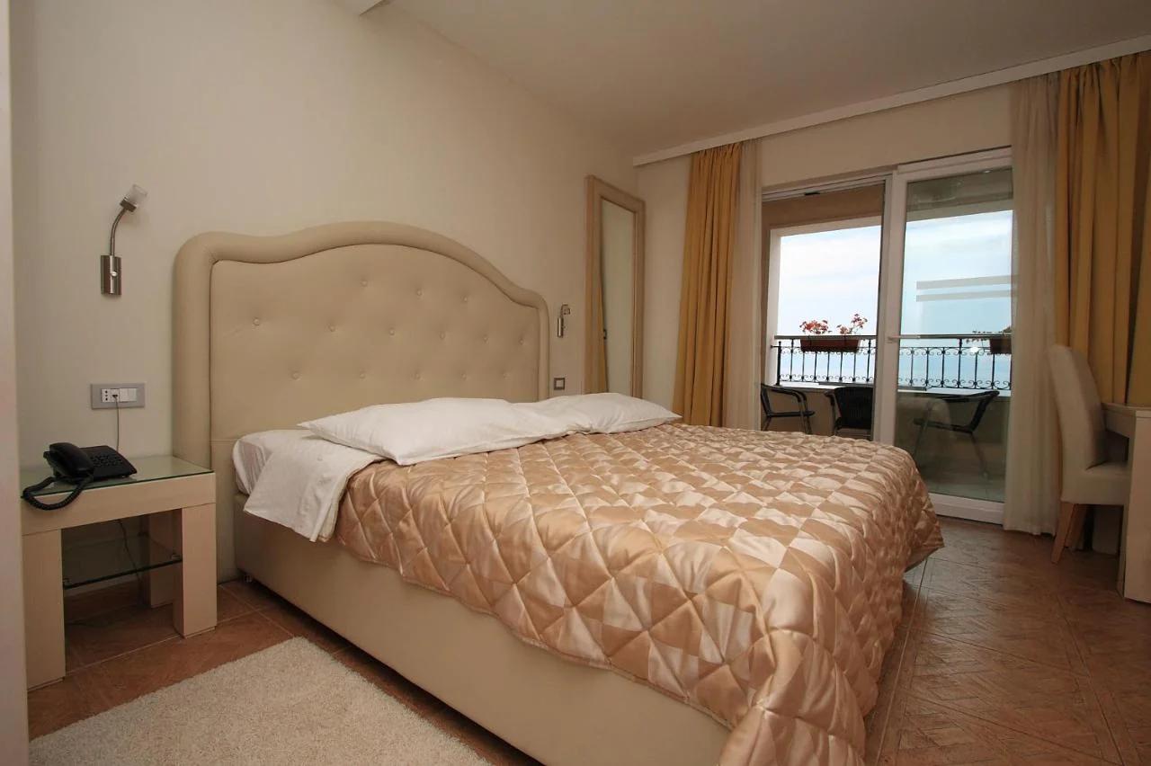 Aparthotel Natalia Podgora photo