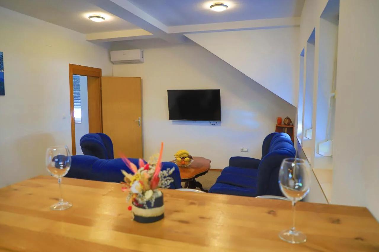 APARTMAN NAAJ foto