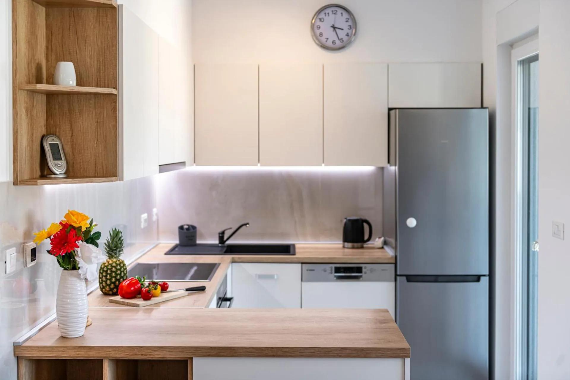 Apartment Annie photo
