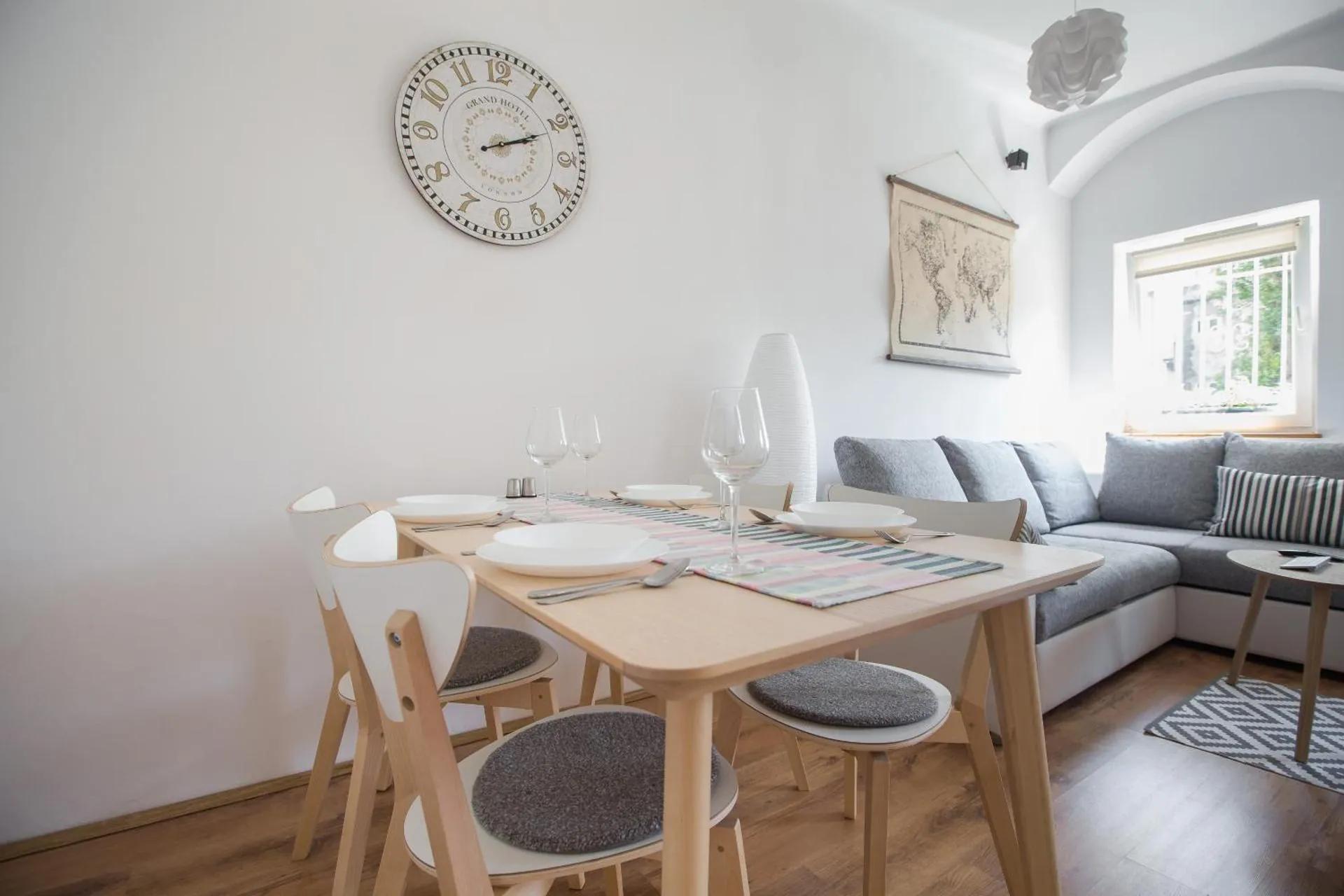Apartment Atlas, free parking, 10min to main square photo
