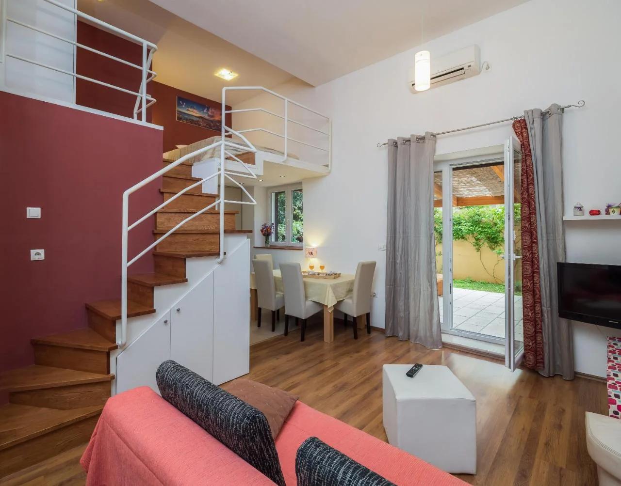 Apartment Dora