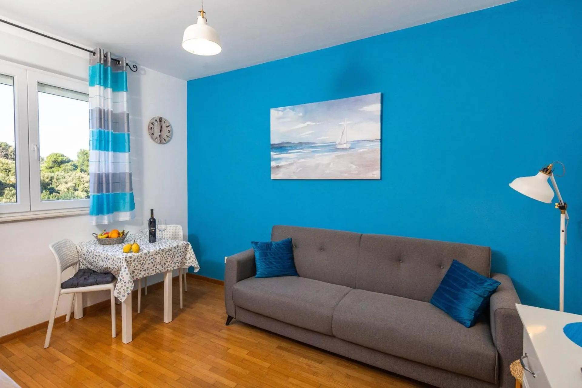 APARTMENT EASY