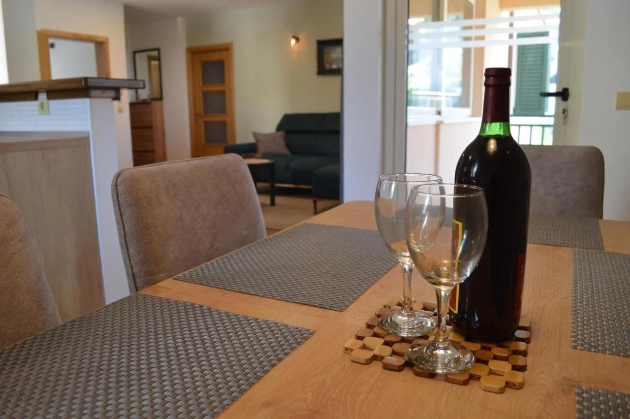Apartment Garden View Makarska photo