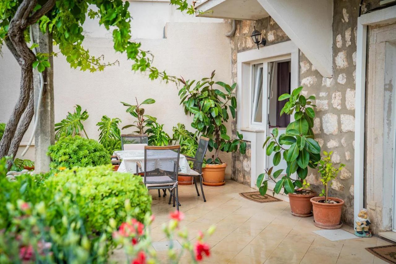Apartment Jelena with terrace and balcony photo