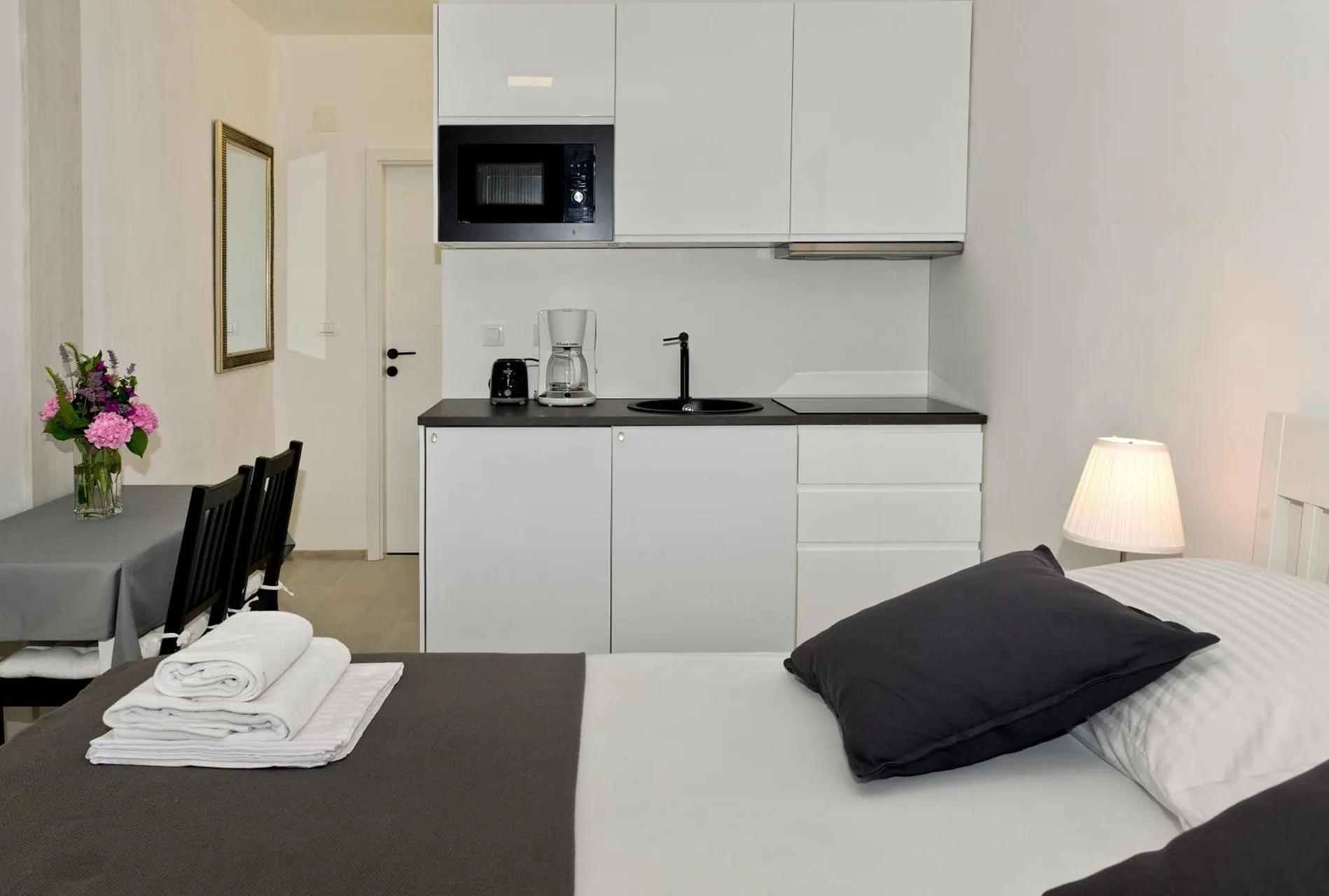 Apartment Princess Maria - free garage photo