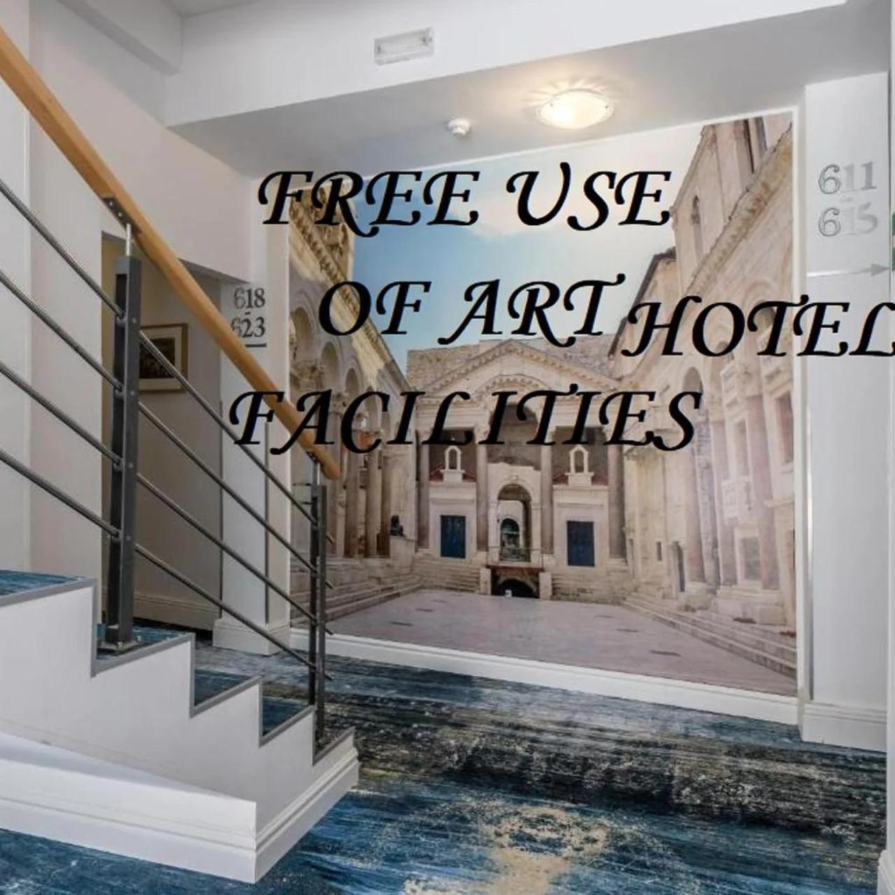 Annex building of Art Hotel photo