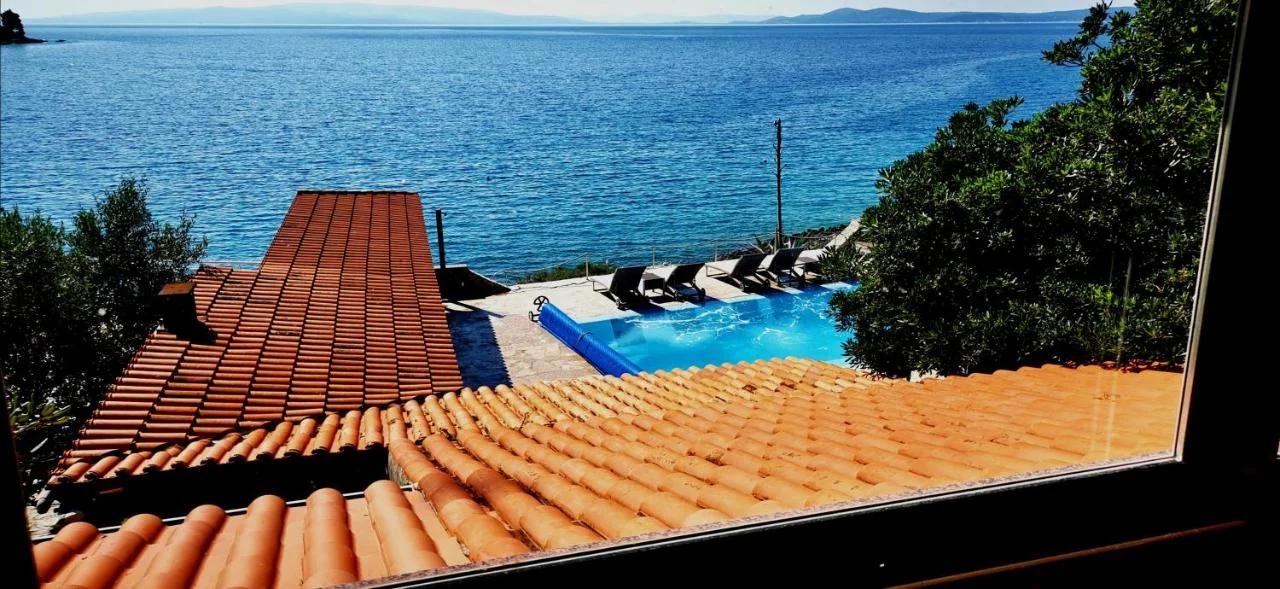 Beach house BellaVista with hot pool