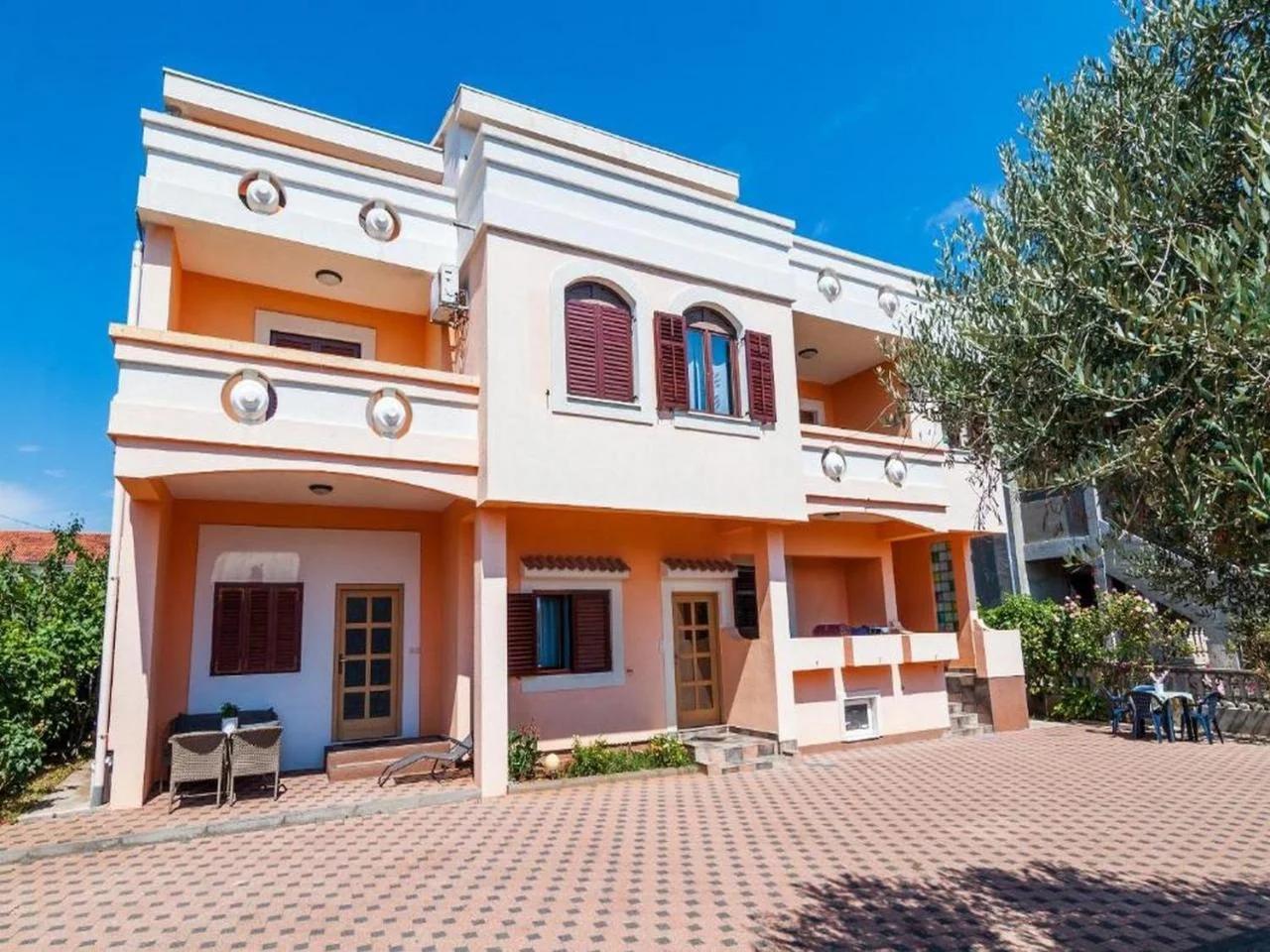 Brane Apartmani
