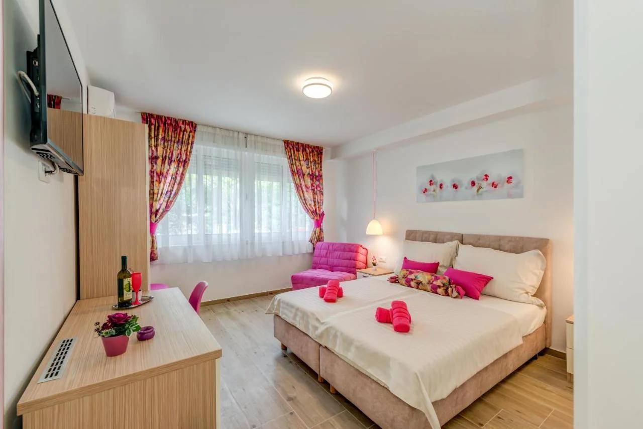 Coloured rooms photo
