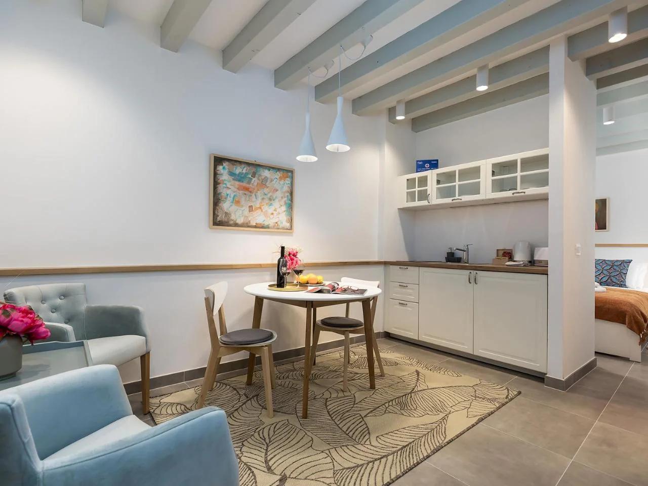 Cozy Montalbano Studios by Irundo photo