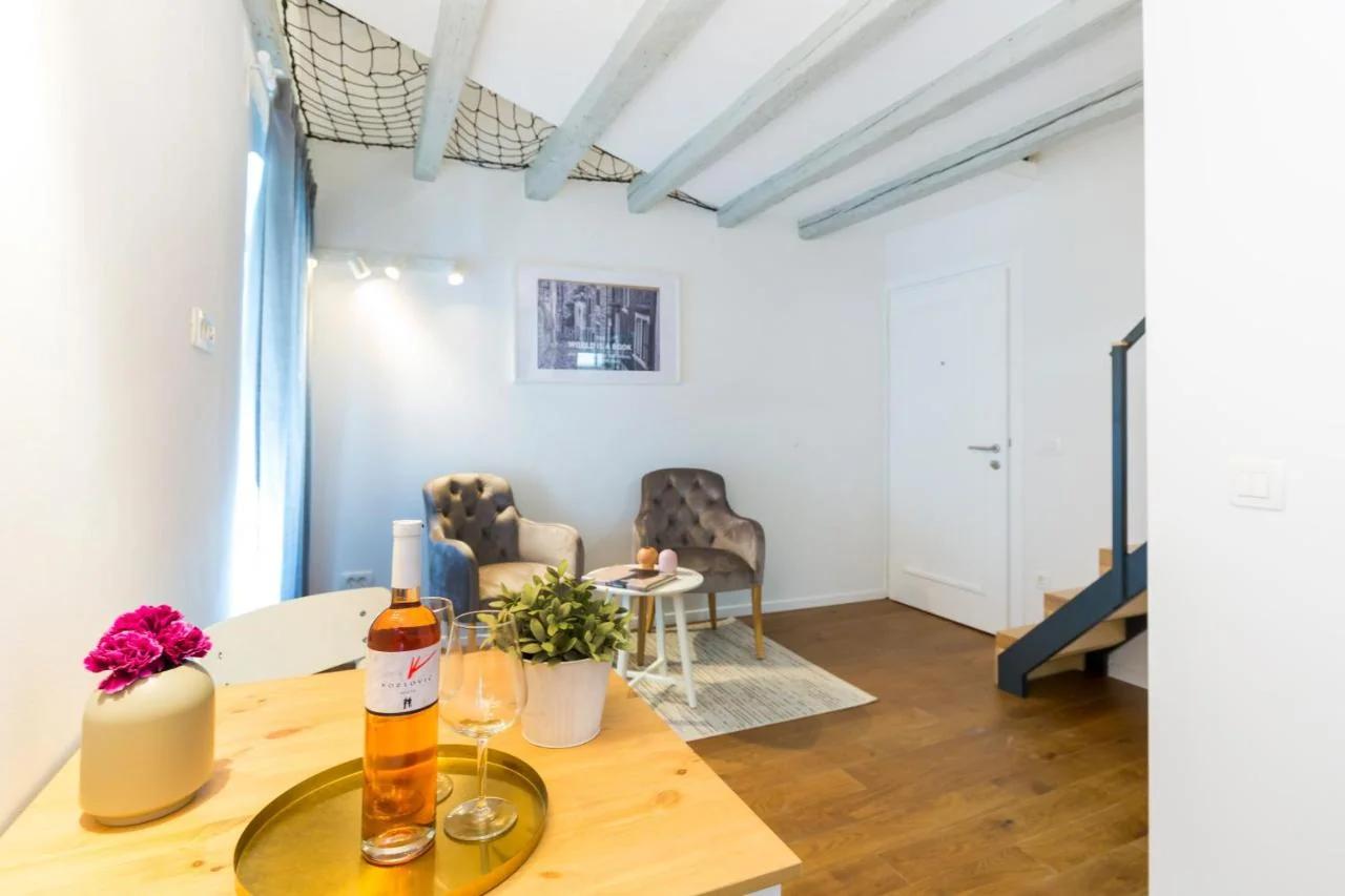 Cozy Montalbano Studios by Irundo photo