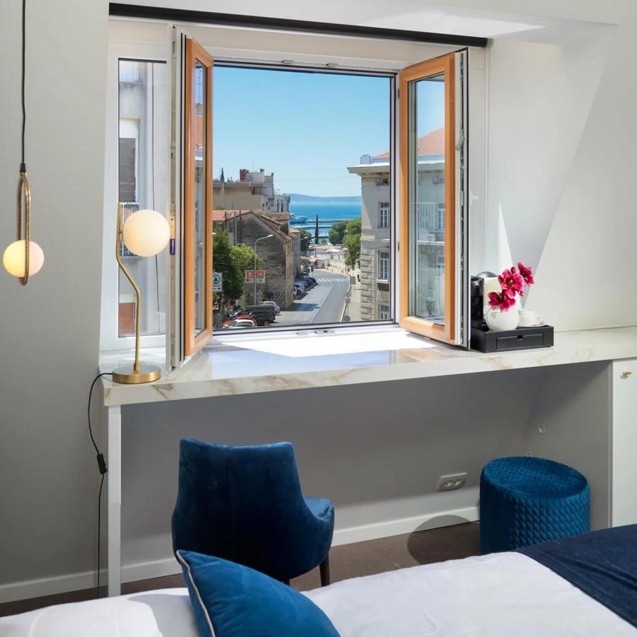 Flos Luxury Rooms photo