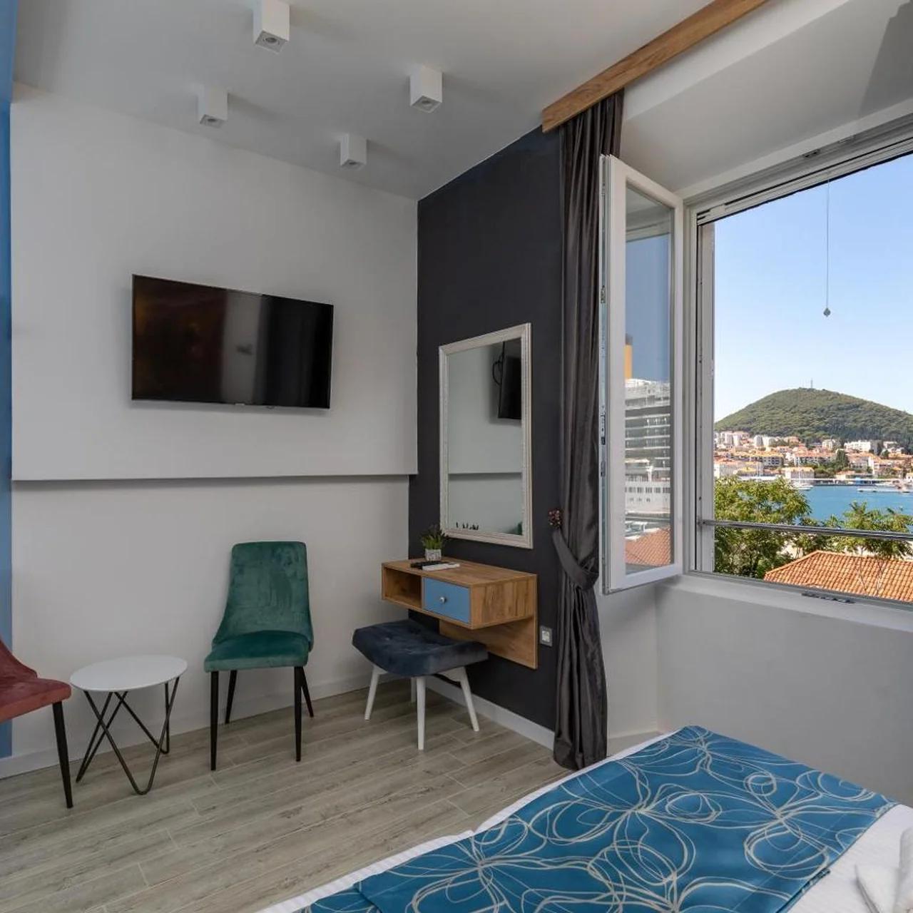 Apartments and Rooms Villa Naida photo