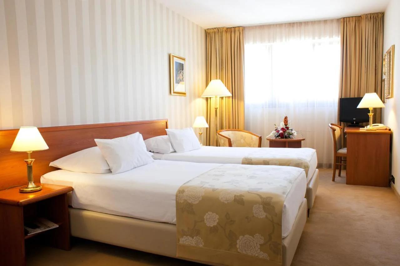 Hotel Globo photo