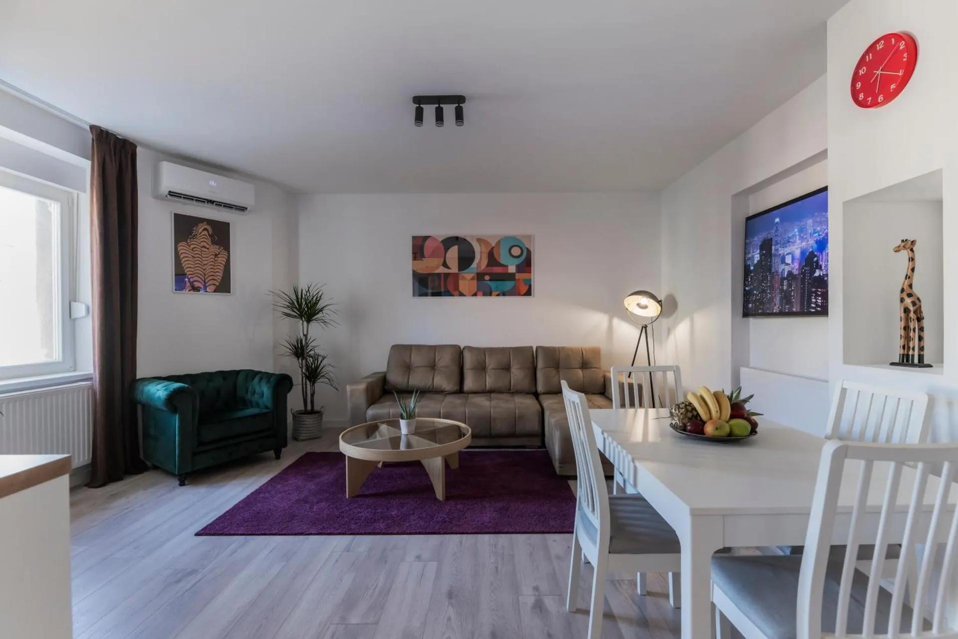 Latova Chic NEW Luxury Apartments - Prime location photo