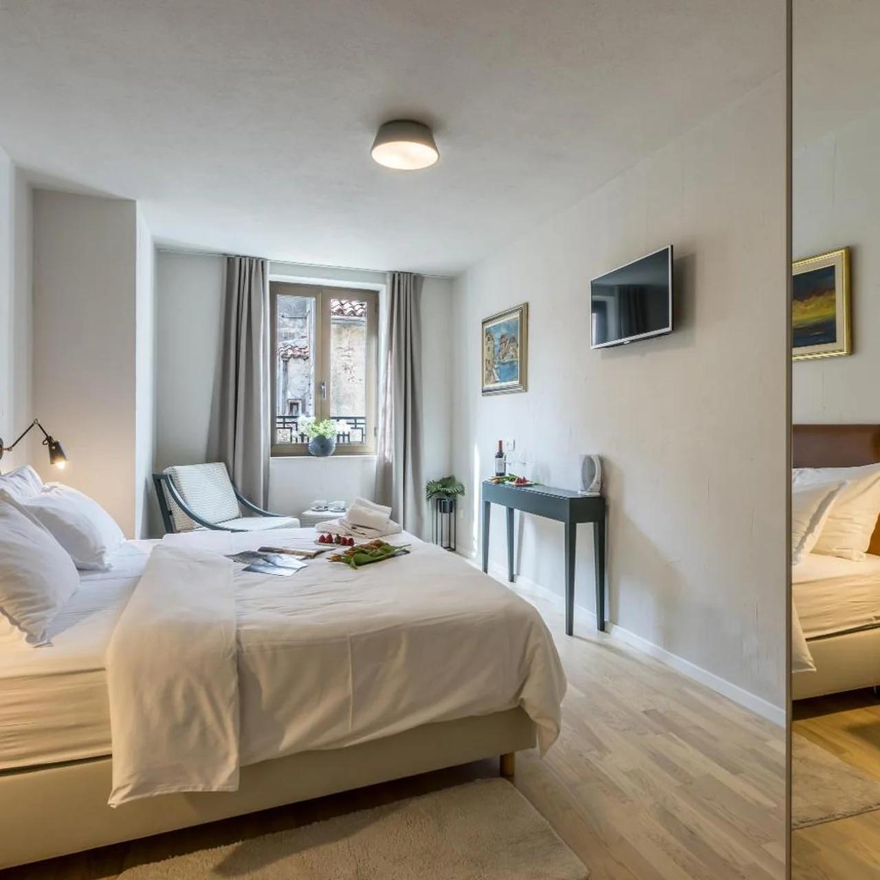 Leonis Restaurant & Rooms photo