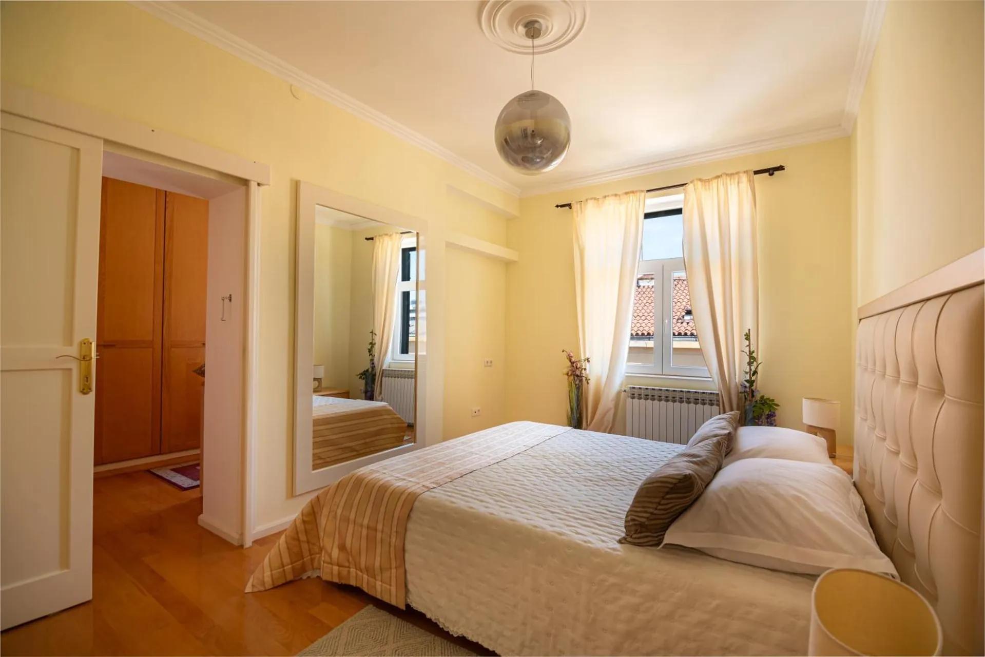 Lucy Retreat - Split Center - Near Diocletian's Palace with Jacuzzi photo
