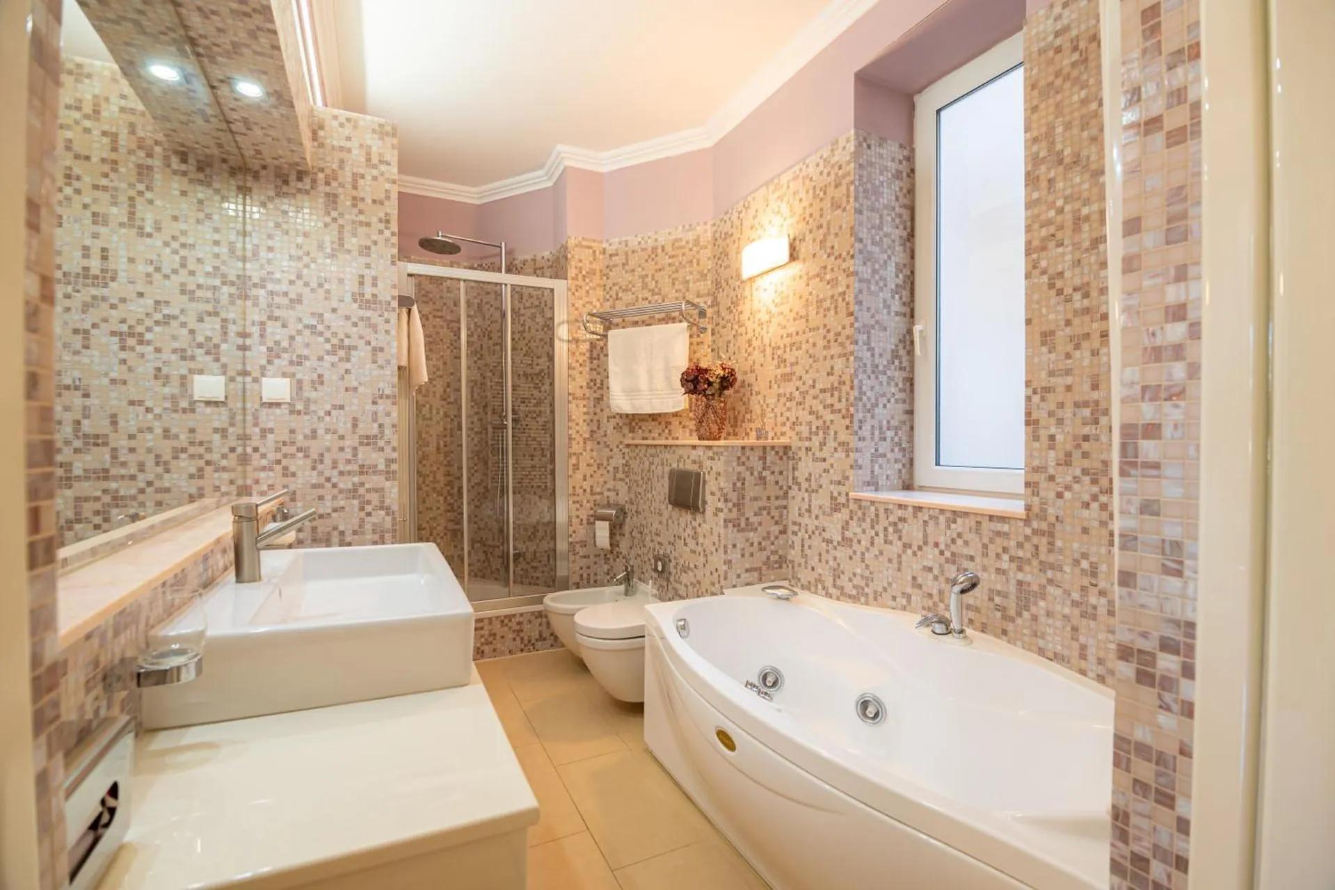 Lucy Retreat - Split Center - Near Diocletian's Palace with Jacuzzi photo