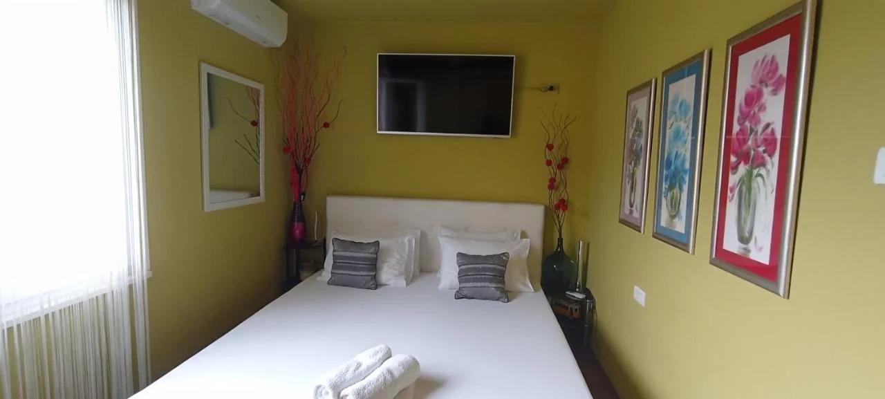 Luxury apartment SIRENA Centre Netflix photo