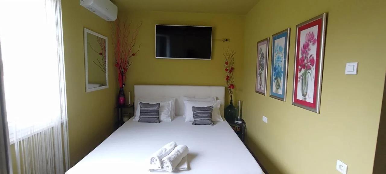 Luxury apartment SIRENA Centre Netflix photo