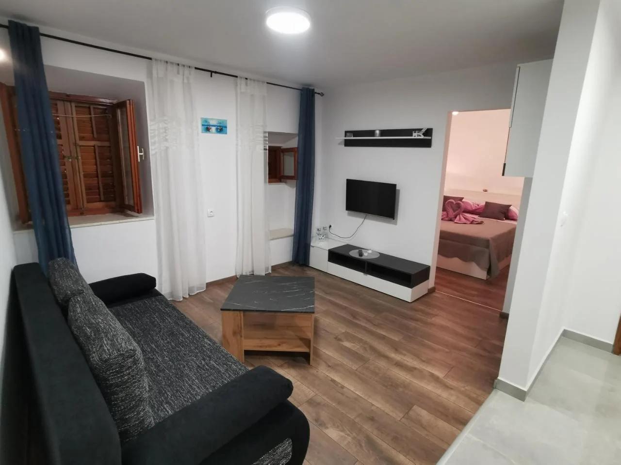 M & J Central Suites photo